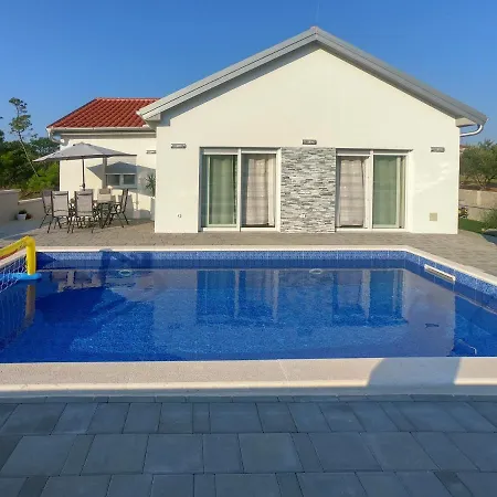 Seaside Luxury With A Swimming Pool Privlaka, Zadar - 18508 Willa *
