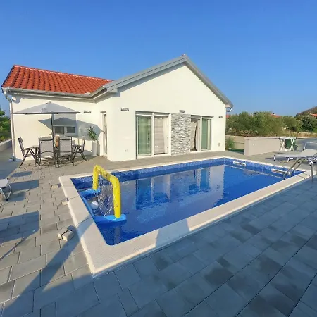 Seaside Luxury With A Swimming Pool Privlaka, Zadar - 18508 * 普利拉卡