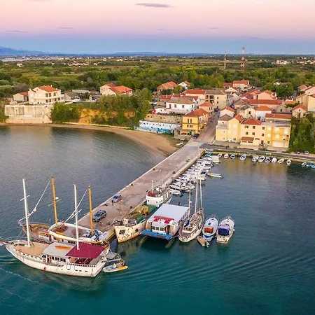 Seaside Luxury With A Swimming Pool Privlaka, Zadar - 18508 Privlaka (Zadar)