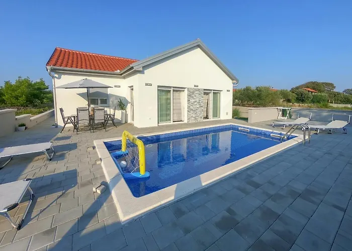 Seaside Luxury With A Swimming Pool Privlaka, Zadar - 18508 * Privlaka (Zadar)
